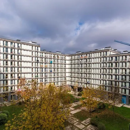 1bdr Flat With Balcony & Parking By Lovelystay * ליסבון