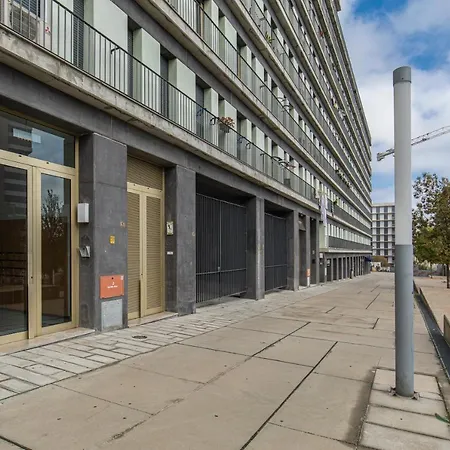 1bdr Flat With Balcony & Parking By Lovelystay Lägenhet Lisboa