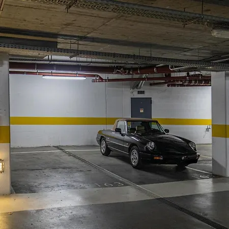 Bright & Comfy Flat In By Lovelystay דירה