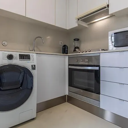 Bright & Comfy Flat In By Lovelystay Apartment *