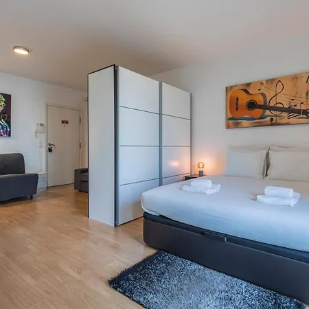 Bright & Comfy Flat In By Lovelystay Apartment Lissabon