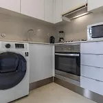 Bright & Comfy Flat In By Lovelystay Apartment *